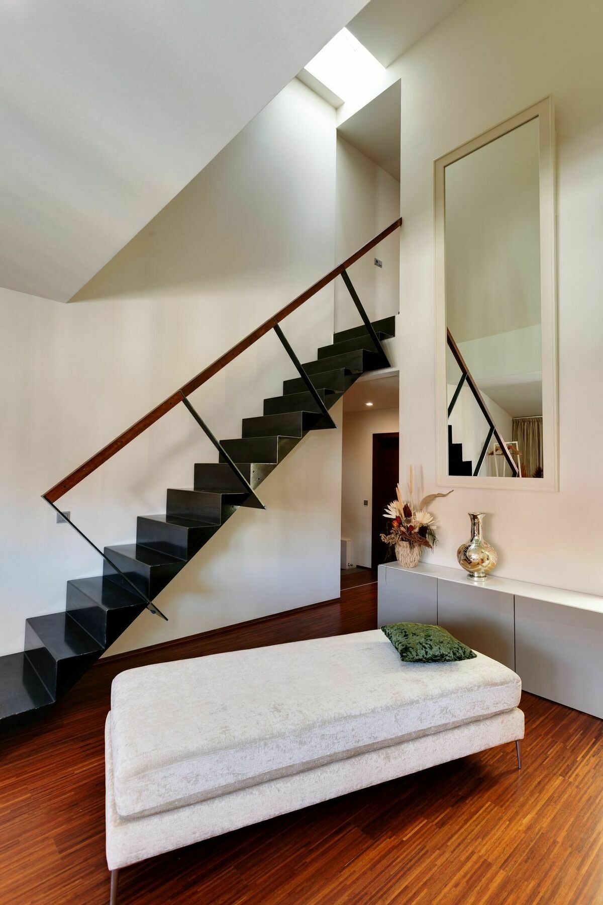Empirent River Apartment