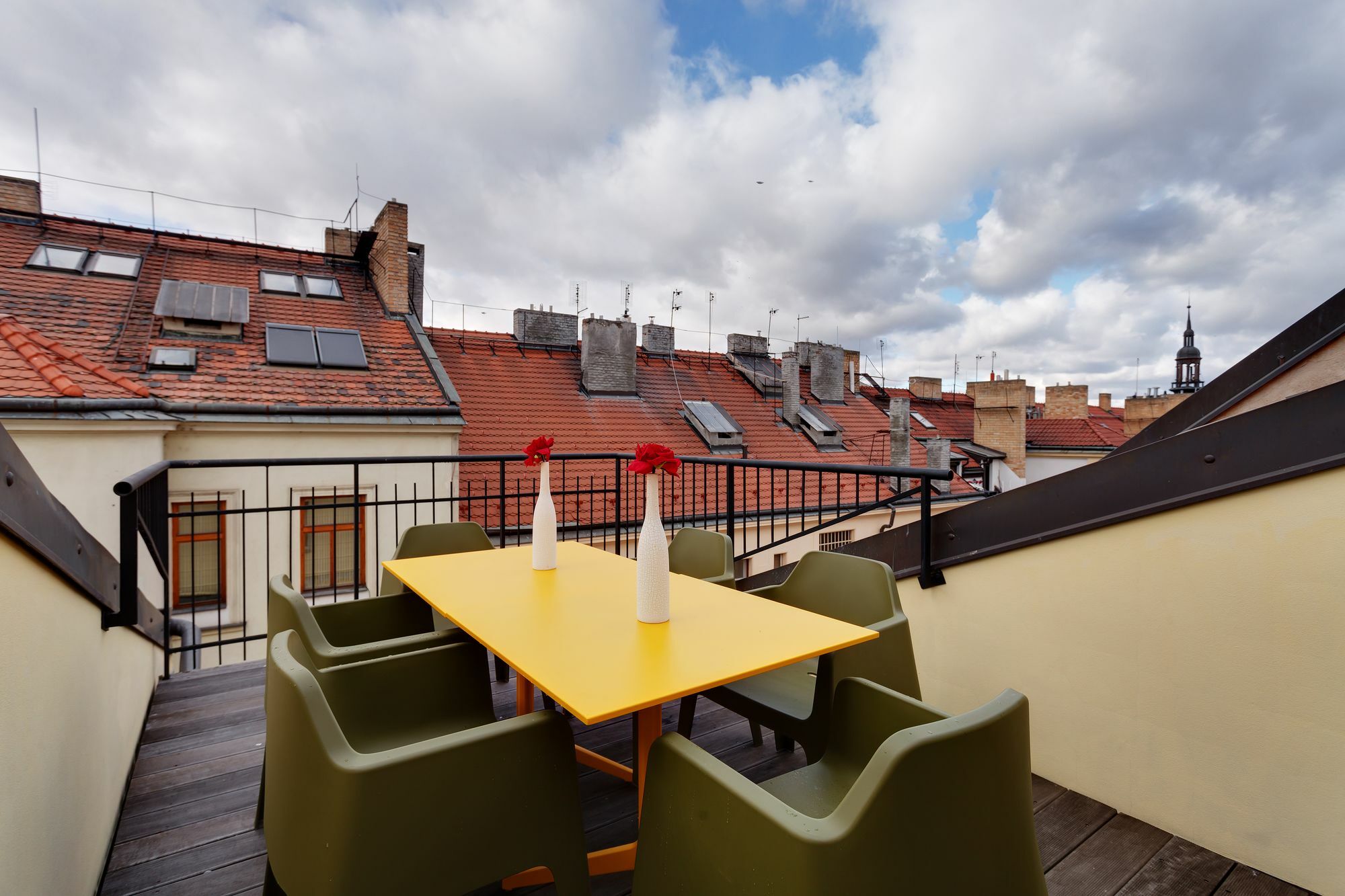 Empirent River Apartment